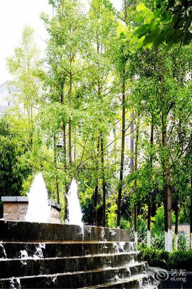 Liuzhou Sanjiangxian Dongxiangguo Hotel Exterior foto
