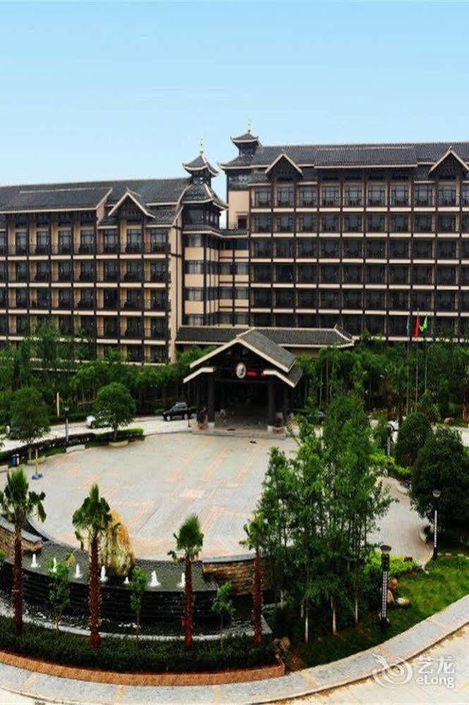 Liuzhou Sanjiangxian Dongxiangguo Hotel Exterior foto