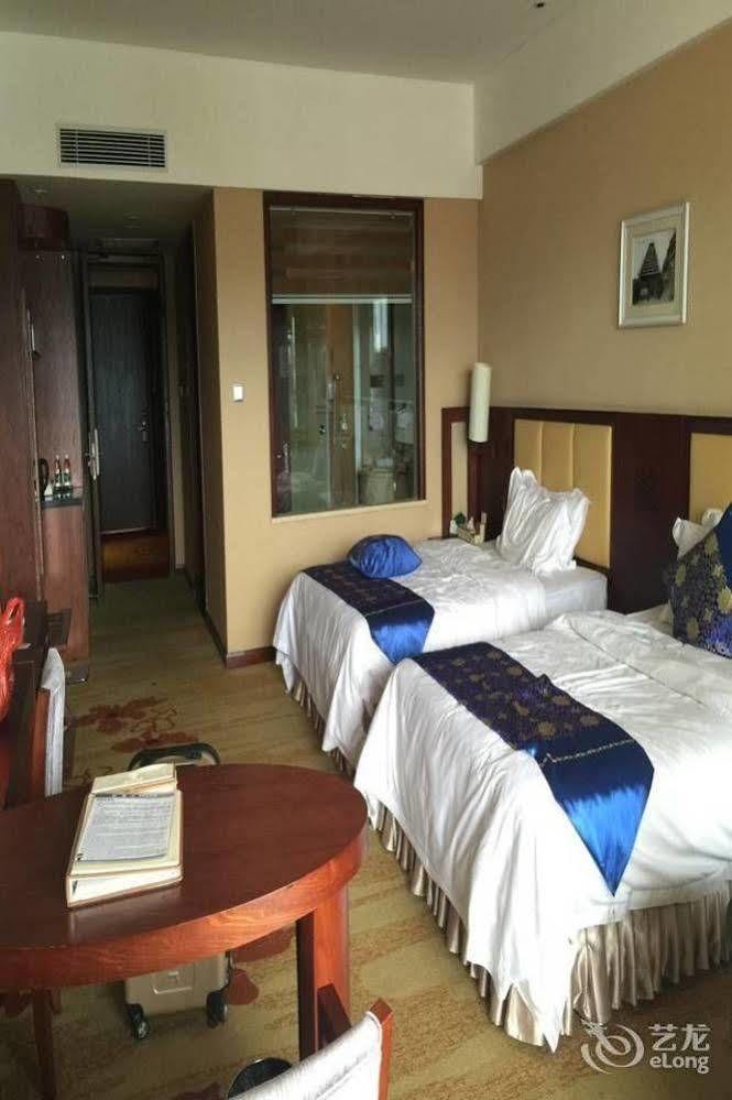 Liuzhou Sanjiangxian Dongxiangguo Hotel Exterior foto
