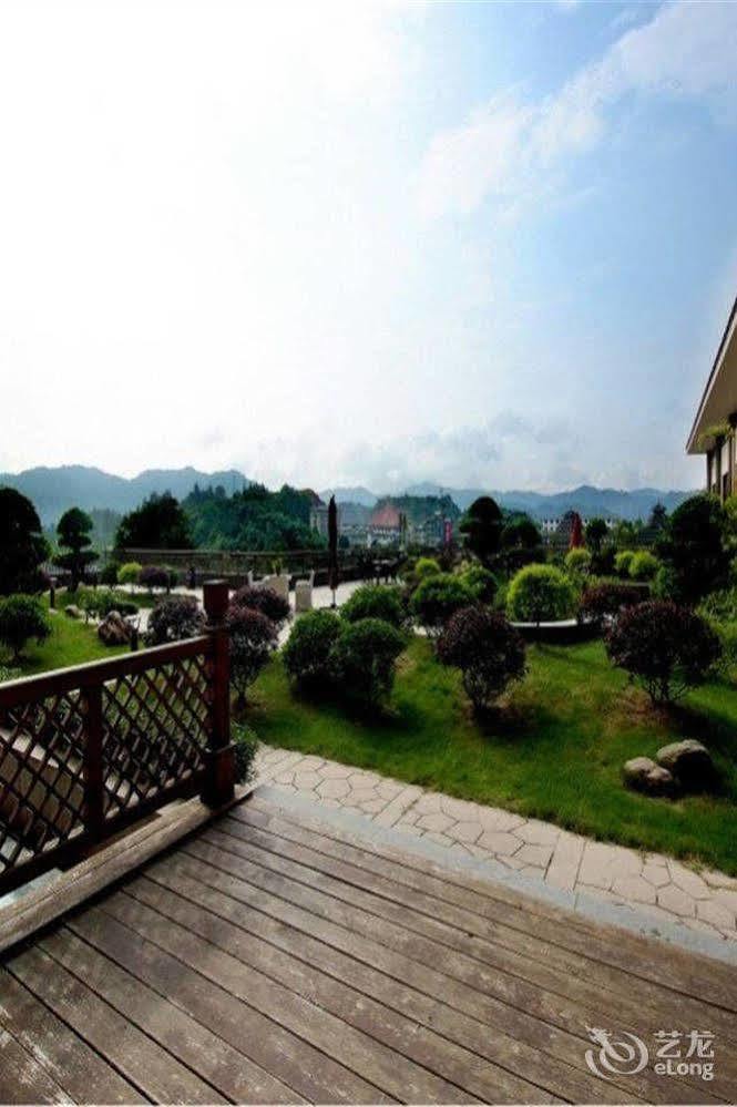 Liuzhou Sanjiangxian Dongxiangguo Hotel Exterior foto